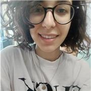 Laureanda in tedesco ed olandese, offre lezioni private a ragazzi di medie e liceo